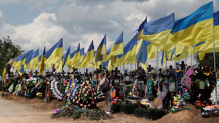 Friedhof für gefallene ukrainische Soldaten in der Stadt Saporischschja.
