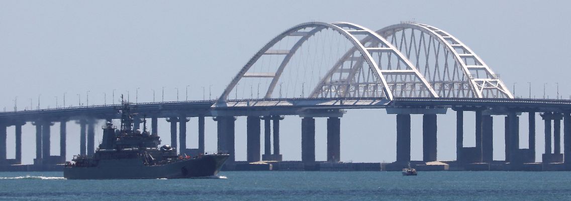 2023-07-17T115134Z_762944151_RC2Z42A443W7_RTRMADP_3_UKRAINE-CRISIS-CRIMEA-BRIDGE.JPG