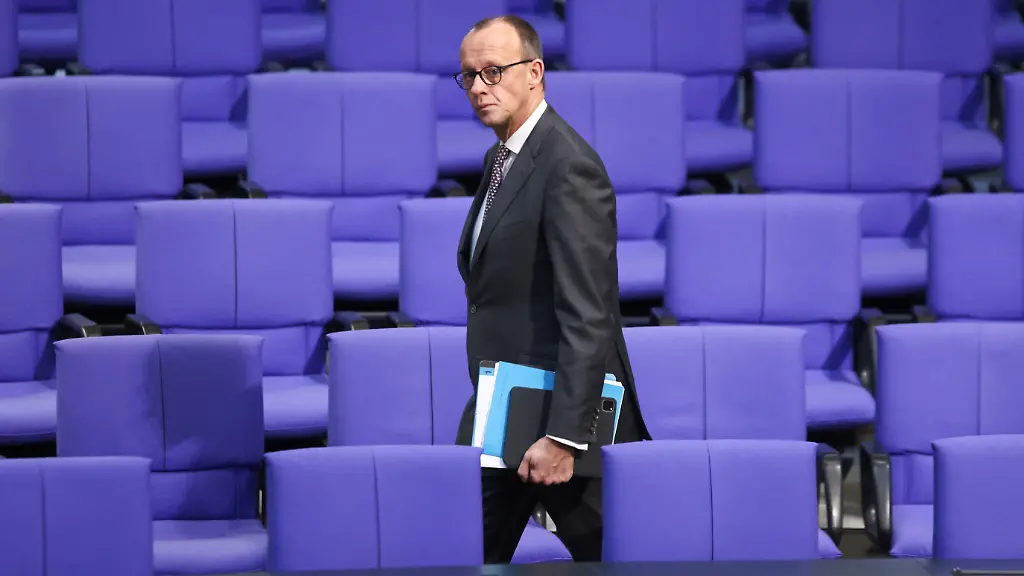 2024-02-01T081452Z-1771033305-RC2KT5A4DMO0-RTRMADP-3-GERMANY-POLITICS