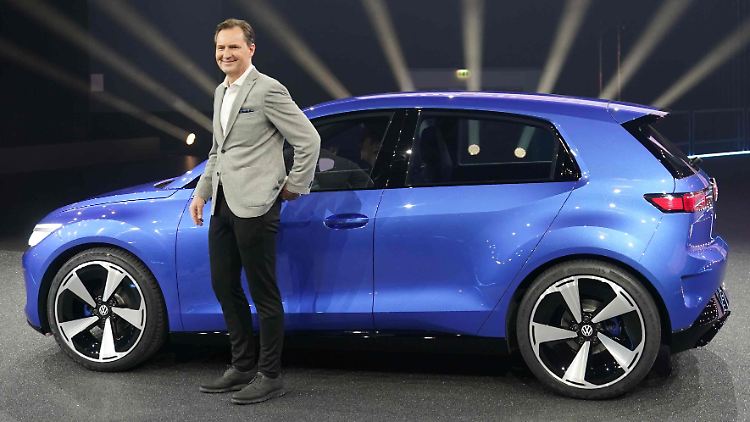 Will die GTI-DNA ins Elektrozeitalter bringen: VW-Markenchef Schäfer bei einem Auftritt im März. 
