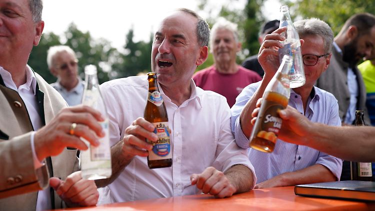 Hubert Aiwanger soll nach dem Willen Söders etwas demütiger auftreten.