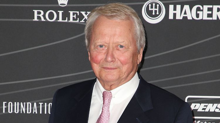 "Wir müssen die Leistung und die Kosten noch besser in den Griff bekommen", sagte Wolfgang Porsche vor der IAA.
