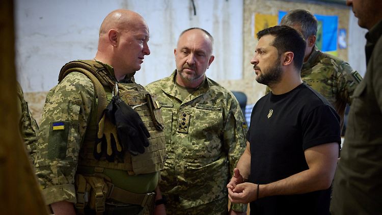 Selenskyj lässt sich in Saporischschja und Donezk über die Fortschritte bei der Gegenoffensive unterrichten.