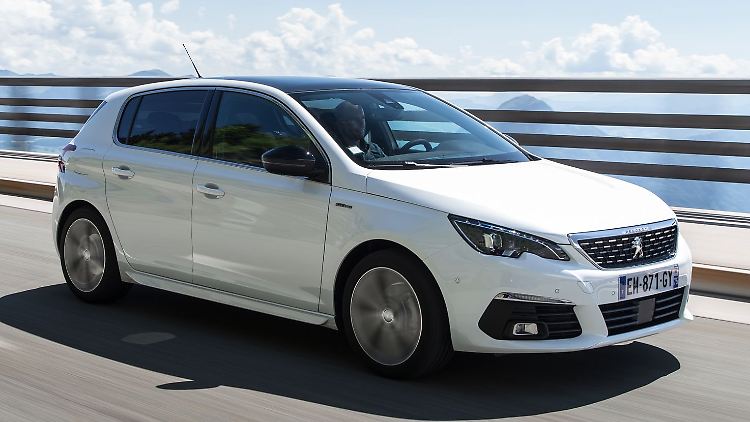 Der Peugeot 308 ist im Rennen mit kompakten Konkurrenten wie Kia Ceed, Opel Astra, Toyota Corolla oder VW Golf.
