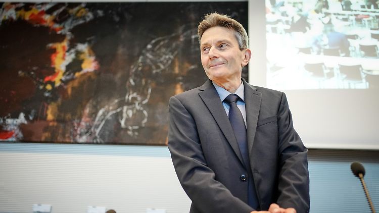 Der 64-Jährige wurde mit fast 95 Prozent im Amt bestätigt.