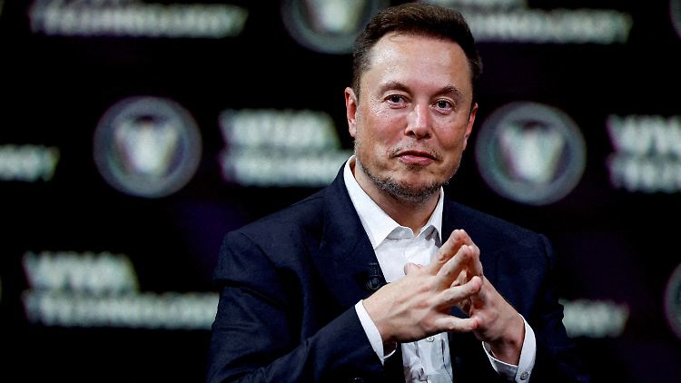 Seit Elon Musk im Oktober 2022 Twitter kaufte, kämpft der Dienst mit Erlösproblemen.