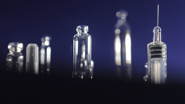 Schott Pharma hat sich auf Glas- und Polymerspritzen, Fläschchen, Ampullen und andere Verpackungen für die Pharmaindustrie spezialisiert.