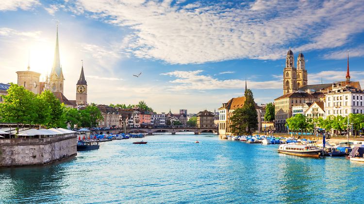 Die Stadt Zürich ist nicht nur ein globales Zentrum der Bank- und Finanzwirtschaft, sondern mit rund 427.500 Einwohner die größte Stadt der Schweiz. 
