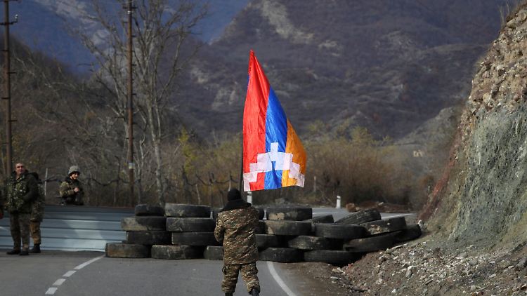 Die beiden ehemals sowjetischen Länder Armenien und Aserbaidschan kämpfen seit Jahrzehnten um die Region Berg-Karabach (Archivbild).