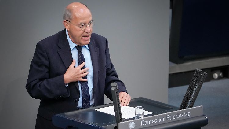 Rücktritt nach knapp drei Jahren: Im Mai 2020 hatte Linken-Politiker Gregor Gysi den Posten des außenpolitischen Sprechers seiner Fraktion übernommen.