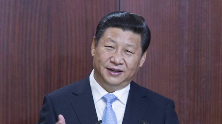 Am 7. September 2013 stellte Chinas Staatspräsident Xi Jinping bei einer Rede in Kasachstan sein Projekt einer "neuen Seidenstraße" vor.