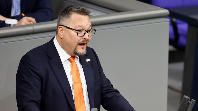 Der AfD-Abgeordnete Stefan Keuter bei einer Rede im März im Bundestag.