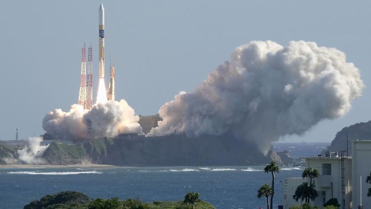 Eine Trägerrakete vom Typ H2A hob bei klarem Wetter erfolgreich von Japans Weltraumbahnhof Tanegashima ab. 