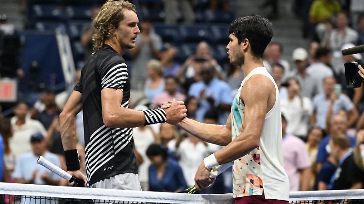  "Das Traurige ist: Mein Tennis ist da. Wenn alles in Ordnung gewesen wäre, wäre es ein enges Match geworden", meinte Zverev.