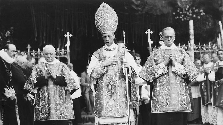 Papst Pius XII. (M.) wurde für seinen Umgang mit dem Nazi-Regime kritisiert.