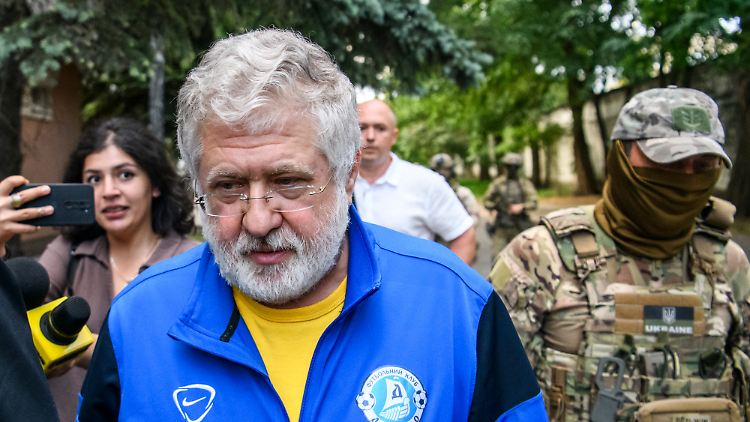 Selenskyj zeigt sich bemüht, konsequenter gegen Korruption und Bestechung im Land vorzugehen - das trifft auch einige Weggefährten.