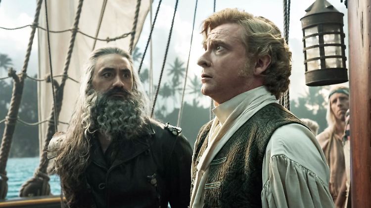 Blackbeard (Taika Waititi) und der Gentleman-Pirat (Rhys Darby) in "Our Flag Means Death".