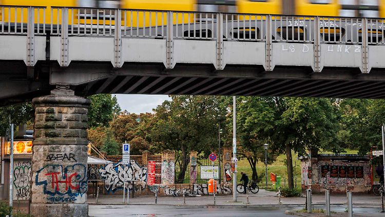 Nach der Vergewaltigung einer jungen Frau im Beisein ihres Freundes denkt der Senat an einen Umbau des Görlitzer Parks.   