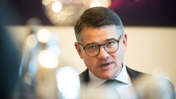 Ministerpräsident Boris Rhein findet keinen Gefallen am "Deutschland-Pakt".