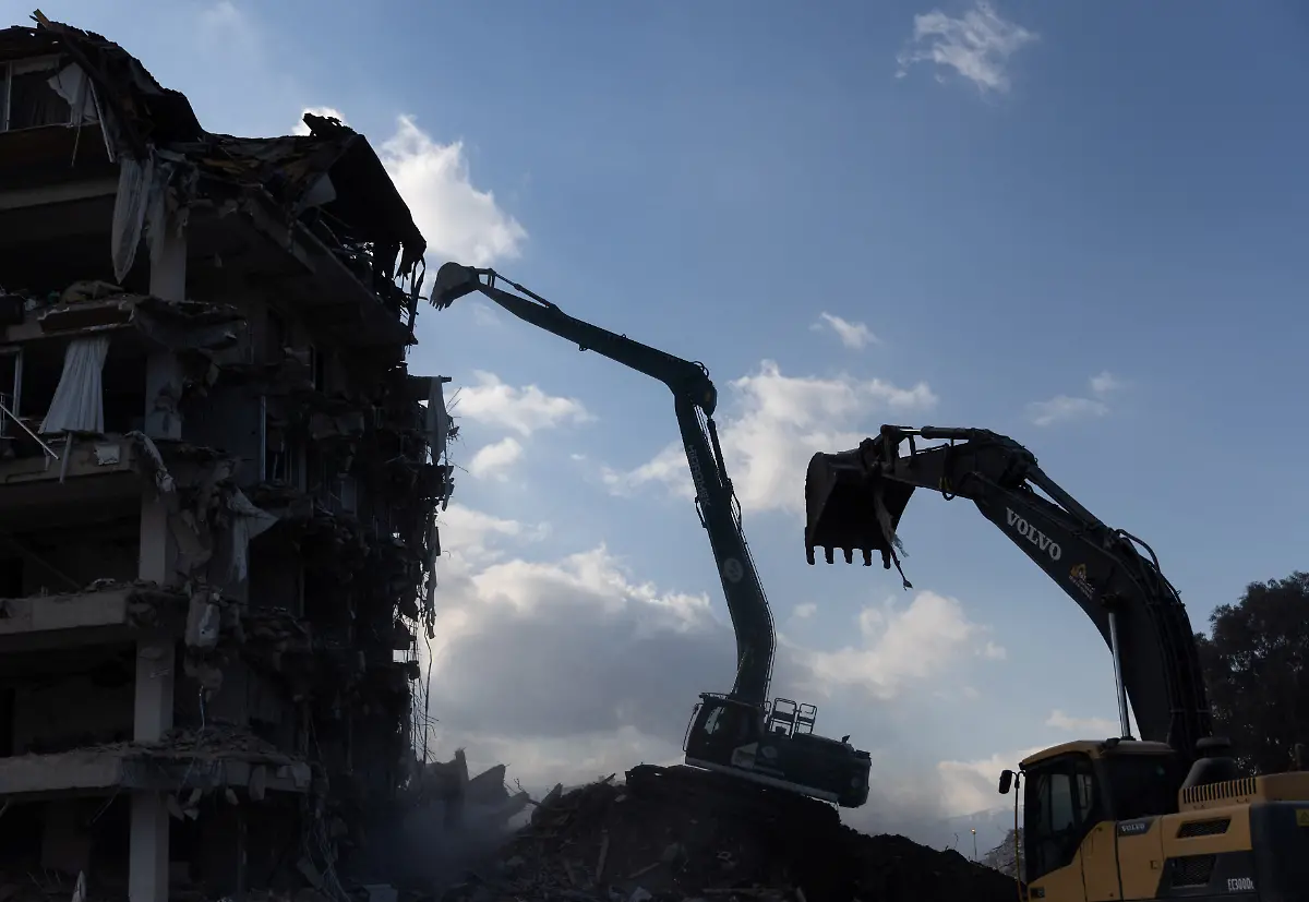 2023-02-19T174507Z-52691856-RC2CEZ9SM0O7-RTRMADP-3-TURKEY-QUAKE