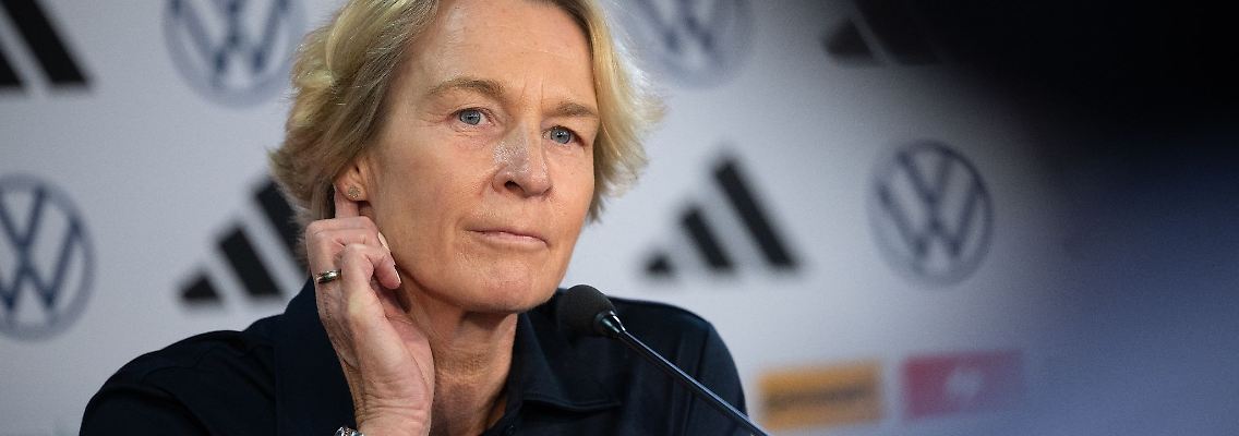 Bundestrainerin Martina Voss-Tecklenburg fällt für die nächsten beiden Länderspiele erkrankt aus.