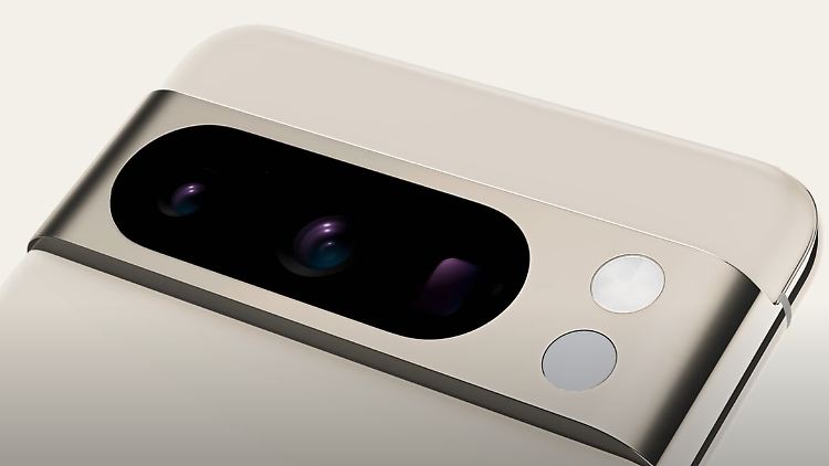 Das Pixel 8 Pro ist bereits das dritte Google-Smartphone, das eine Tele-Kamera mit Periskop-Objektiv hat.