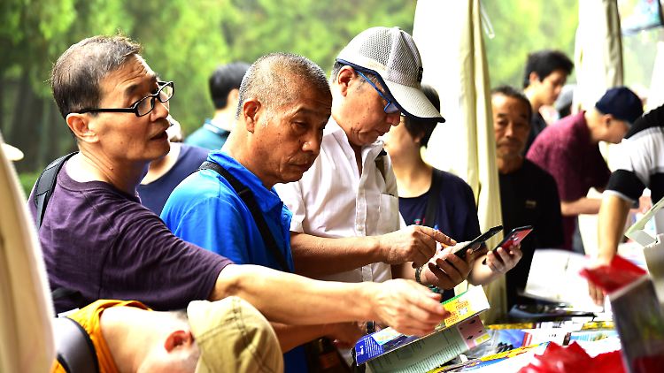 Die gesunkenen Preise in China freuen Konsumenten, bereiten der Wirtschaft aber auch erhebliche Probleme. 