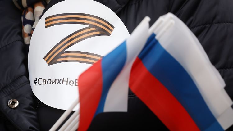 In Russland wird der Angriffskrieg gegen die Ukraine als Verteidigung gegen den "kollektiven Westen" dargestellt.