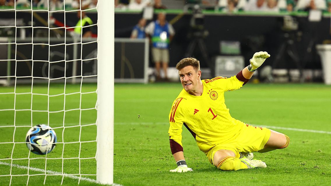 ... Marc-Andre ter Stegen: Bei allen Gegentoren chancenlos. Verhinderte dann gegen Ueda (41., 48.) und Asano (70.) dreimal stark weitere Treffer.