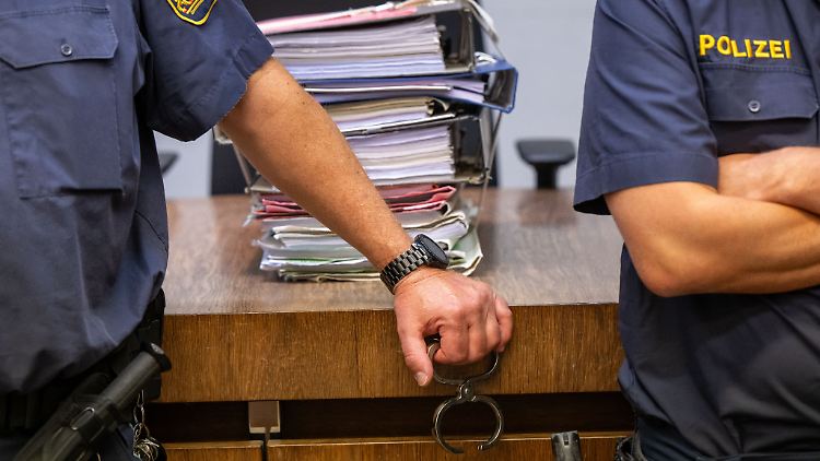 Bei Staatsanwaltschaften in Deutschland stapeln sich die Strafverfahren.