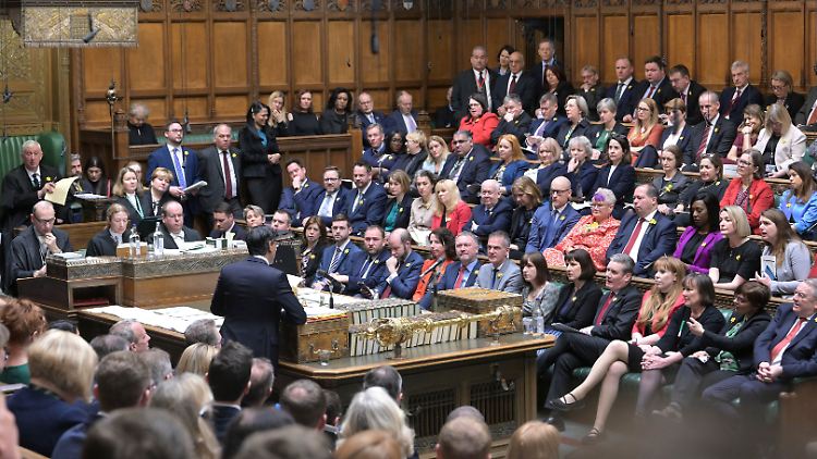 Der mutmaßliche chinesische Spion hat für den wissenschaftlichen Dienst des britischen Parlaments gearbeitet.