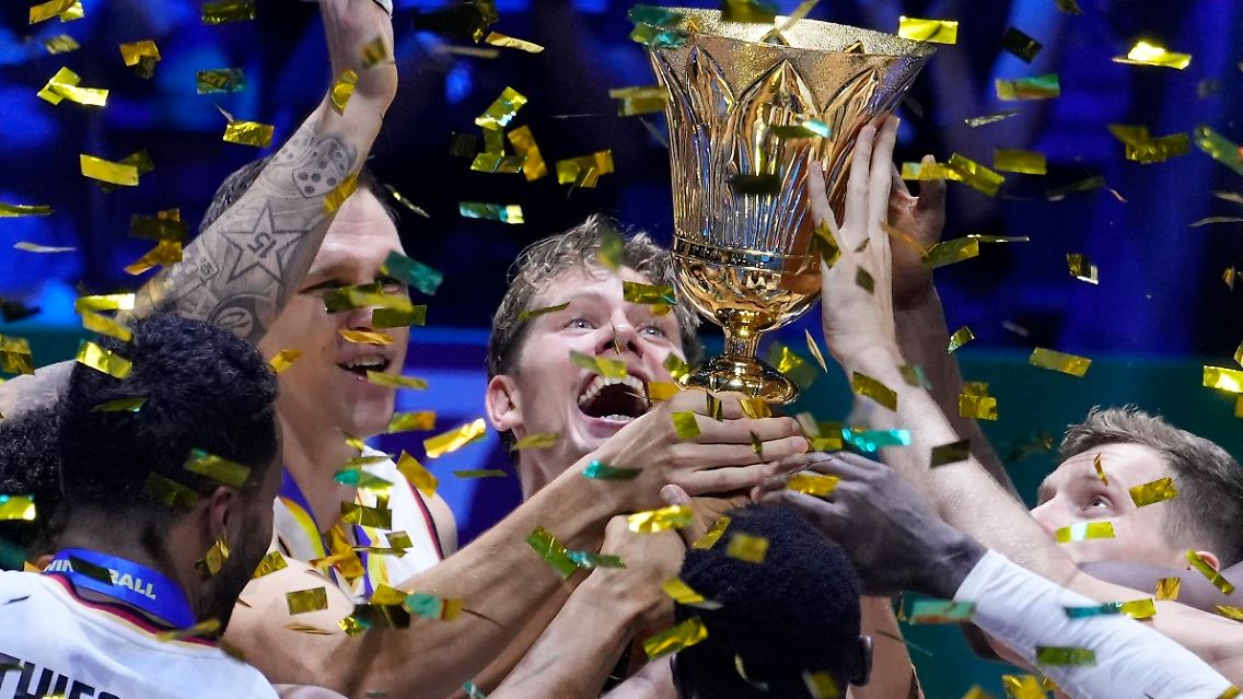 ... geht nach acht Siegen aus acht Spielen für die nächsten vier Jahre bis zur WM 2027 in Katar völlig verdient nach Deutschland. Dem 74 Jahre alten Pesic ...