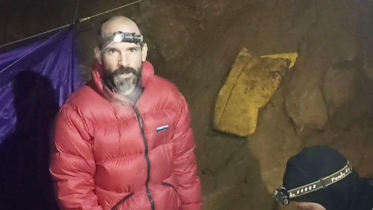 Mark Dickey geht es inzwischen wieder etwas besser, aber er benötigt "sehr viel Hilfe, um hier herauszukommen".