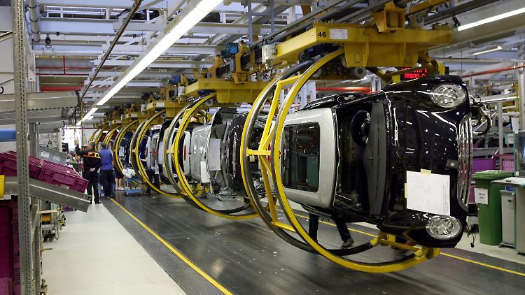 Die BMW-Investitionen sichern 4000 Jobs in Oxford sowie im Werk Swindon. 