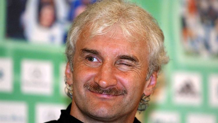 Guten Tag, mein Name ist Rudi Völler.