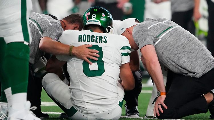 Rodgers musste früh behandelt werden und das Spiel verlassen.
