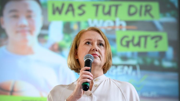 Kinder sollen sich nicht schämen, Hilfe zu holen, wünscht sich Familienministerin Paus.