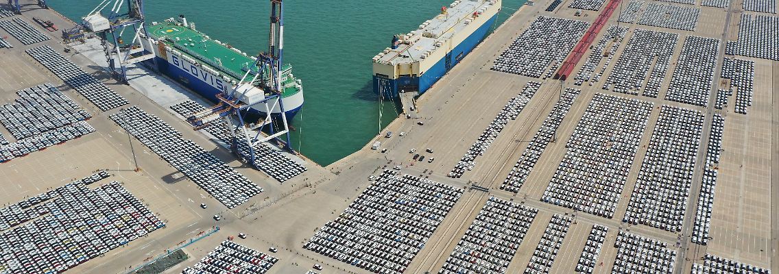 Aus chinesischen Häfen sind bis Ende Juli in diesem Jahr rund 2,8 Millionen Fahrzeuge exportiert worden.