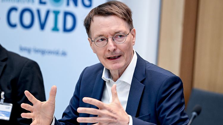 Die Behandlung von Patienten dürfe nicht an Bürokratie scheitern, betonte der Minister.
