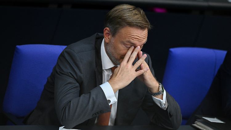Das sei noch nicht die künftig nötige Zusammensetzung des Budgets, stellt Lindner fest.
