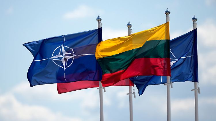 Litauen ist Nato-Miglied. In dem Land kam es jetzt zu einem Unglück mit mehreren Flüchtlingen.