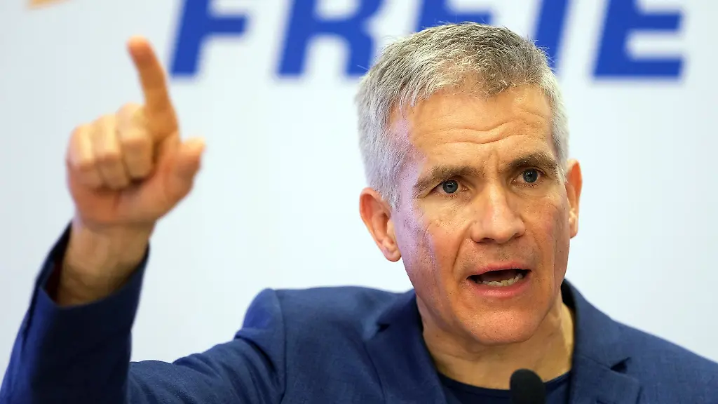 Matthias-Berger-Oberbuergermeister-von-Grimma-und-Spitzenkandidat-der-Freien-Waehler-Sachsen