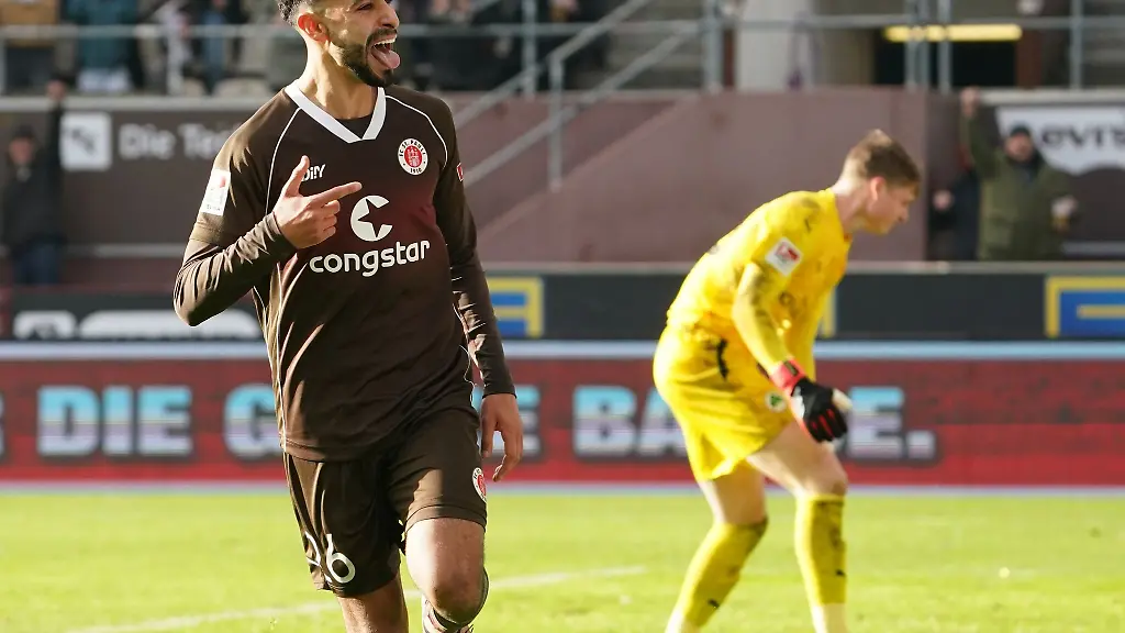 St-Paulis-Torschuetze-Elias-Saad-l-jubelt-nach-seinem-Treffer-zum-3-2