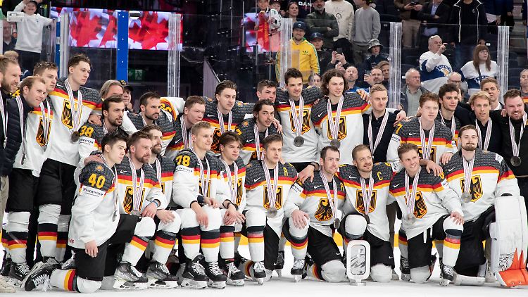 Die WM-Helden kehren in den Liga-Alltag zurück. Zumindest die, die für DEL-Klubs auflaufen. 