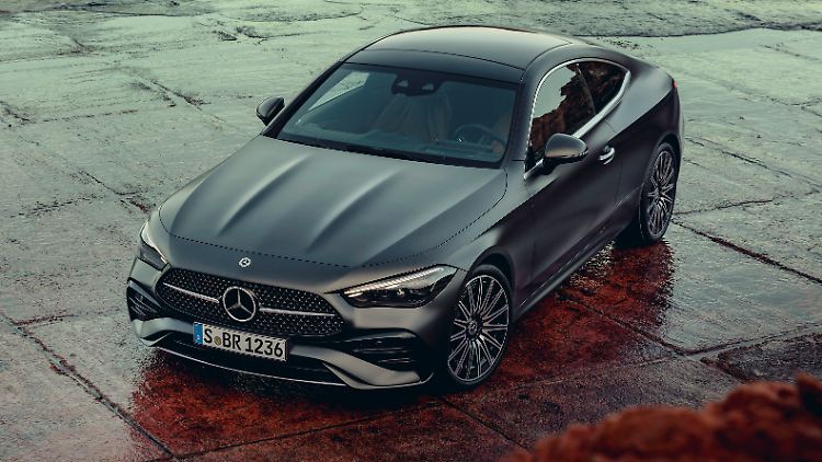 Sportliche Powerdomes verkneift sich Mercedes auch beim CLE nicht. Verständlich, sie machen optisch an.