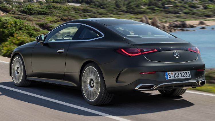 Immer wieder schick, so ein großes Mercedes-Coupé. Manche sagen, das neue Modell liege in puncto Design zu nah am Vorgänger. Wieder andere Kunden schätzen den evolutionären Stil.