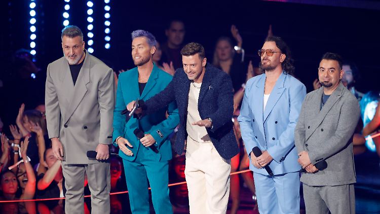 Waren schon lange nicht mehr zusammen gesichtet worden: Joey Fatone, (ganz l.) Lance Bass, Justin Timberlake, J.C. Chasez und Chris Kirkpatrick bei den VMAs 2023.