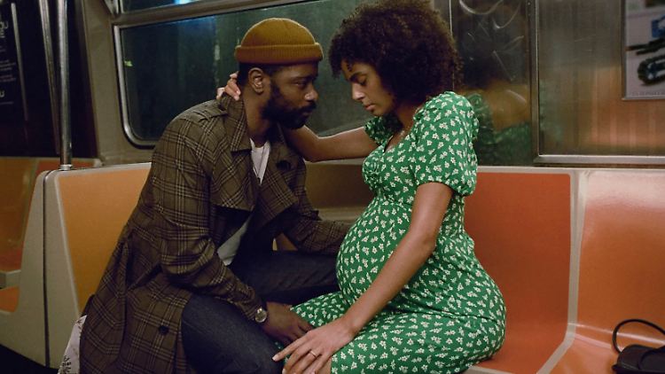 Freuen sich auf ihr Baby: Apollo (LaKeith Stanfield) und Emmy (Clark Backo)