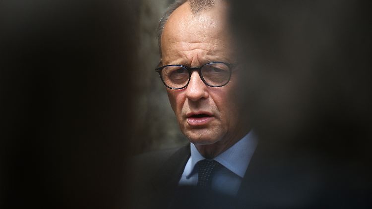 Merz muss sich scharfe Kritik von der Konkurrenz anhören - und einen schlüssigen Umgang mit der AfD finden. 