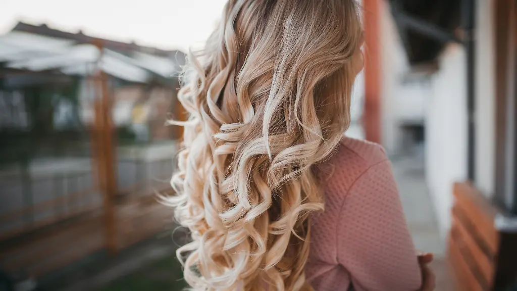 Ob-Locken-oder-glatt-mit-dem-Dyson-Airwrap-soll-jede-Frisur-gelingen-so-das-Versprechen